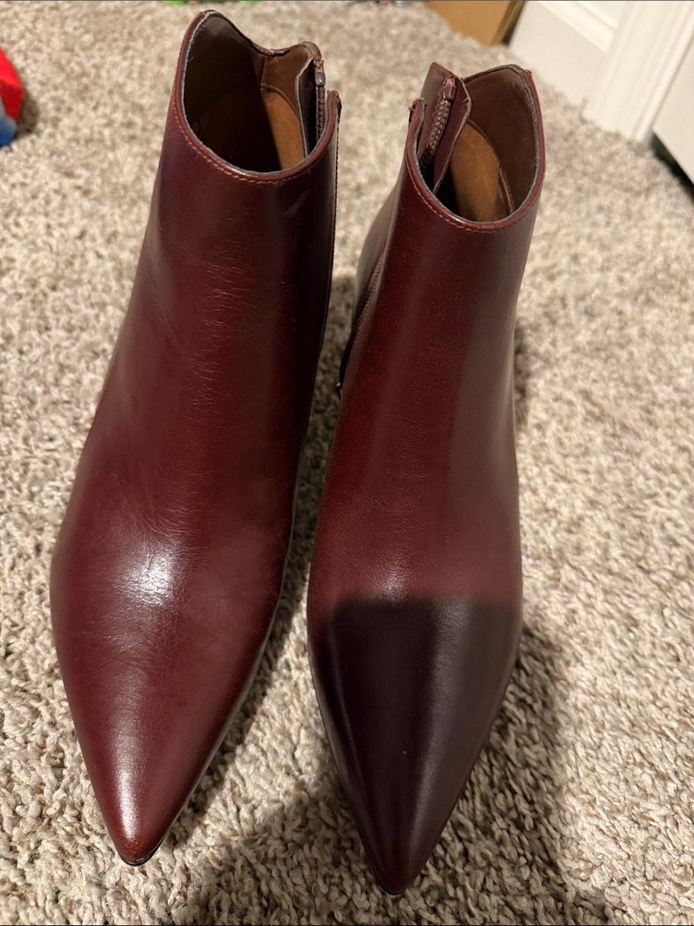 Naturalizer Women's Burgundy Pointed Toe Ankle Booties